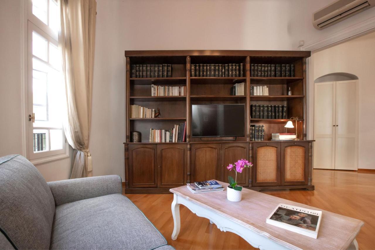 Neoclassical Apartment Close To Syntagma-Plaka By Ghh Ateny Zewnętrze zdjęcie